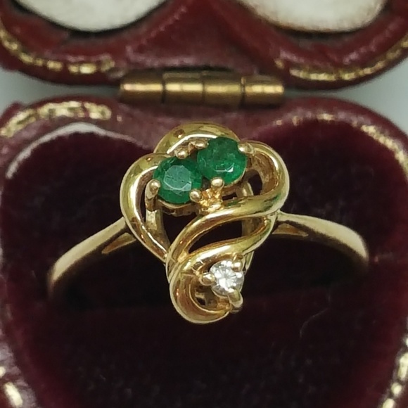 Estate 14k gold genuine emeralds diamonds ring